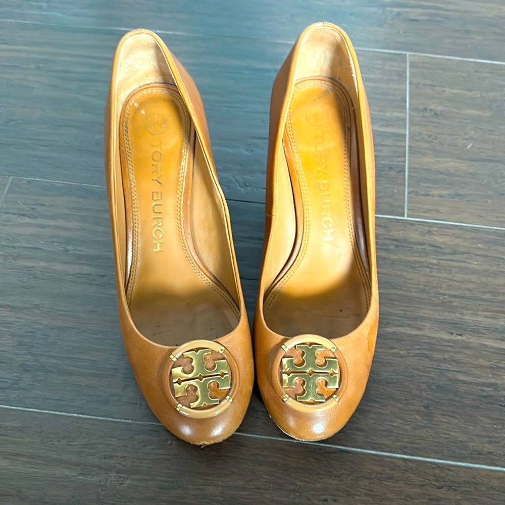 Tory Burch Women's Tan Leather Wedges